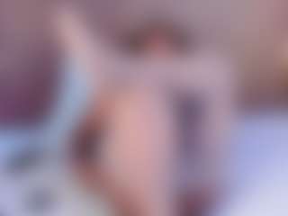 Live cam show with Mia Pineda - Ebony Amateur on Soda Cam
