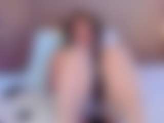 Live cam show with Mia Pineda - Moaning on SinfulBabes