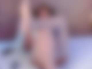 Live cam show with Mia Pineda - Butt Plug on googirlz