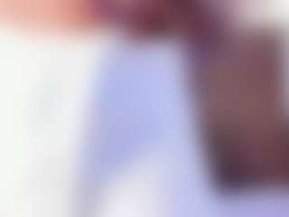 Mia Pineda MILF webcam performer live streaming