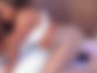 Mia Pineda MILF webcam performer live streaming