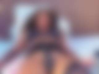 Mia Pineda's Live Sex Cam Show