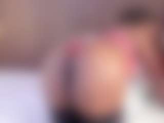 Live cam show with Mia Pineda - Middle Aged on Mixed Magazine Live