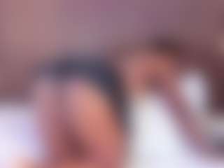 Live cam show with Mia Pineda - Moaning on Porn Luv
