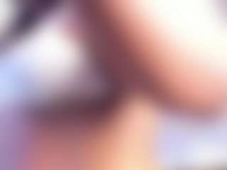 Live cam show with Mia Pineda - Middle Aged on livesexfox.com