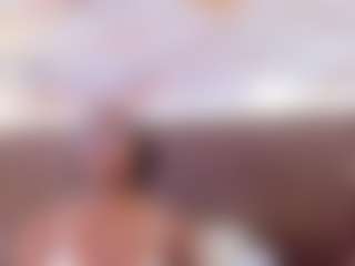 Live cam show with Mia Pineda - Athletic on xDating
