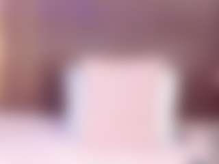 Live cam show with Mia Pineda - Black Middle Aged on xDating