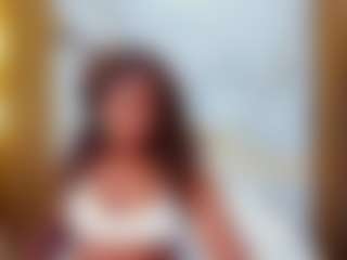 Mia Pineda MILF webcam performer live streaming