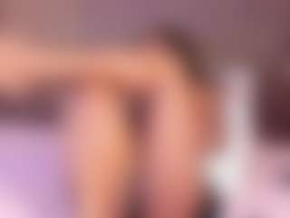 Live cam show with Mia Pineda - Black Middle Aged on crypto-cams