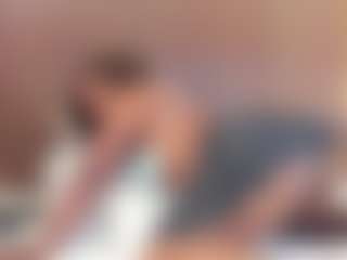 Live cam show with Mia Pineda - Ebony Big Ass on LiveSexCams6
