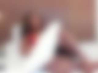 Live cam show with Mia Pineda - Ebony on CamSextacy | colombia
