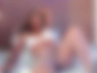 Mia Pineda's Live Sex Cam Show