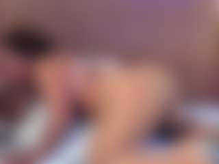 Live cam show with Mia Pineda - Black BBW on 1on1-livenow