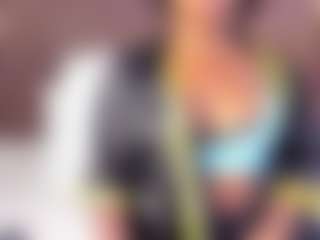 Mia Pineda's Live Sex Cam Show