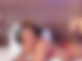 Live cam show with Mia Pineda - Black MILF on CamClone