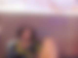 Mia Pineda MILF webcam performer live streaming