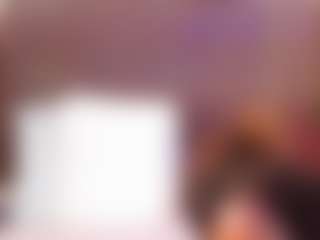 Live cam show with Mia Pineda - Moaning on Camsoda