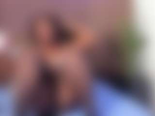 Live cam show with Mia Pineda - Ebony Amateur on Camsoda