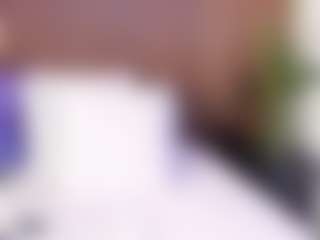Live cam show with Mia Pineda - Middle Aged on Camming Site