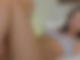 Live cam show with blueeberrye - Spank Brown Hair on luckytryst.com