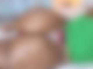 Live cam show with hornyafricangirl - Oil on Camming Site
