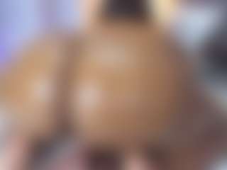 Live cam show with hornyafricangirl - Spank Black on nudelive.tv