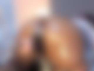 Live cam show with hornyafricangirl - Curvy MILF on intimatelivegirls.com