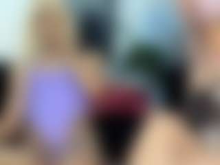Live cam show with sandragoldstein - Average on Milfs Live
