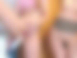 Live cam show with llovers4u2 - Tease on Soda Cam