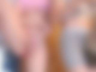 Live cam show with llovers4u2 - Fingers on Camsoda