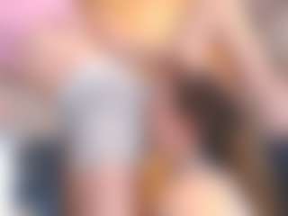 Live cam show with llovers4u2 - Blue Eyes on AdultVida.com