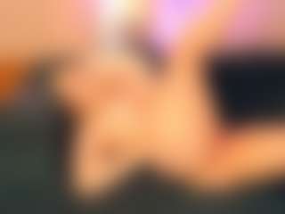 Live cam show with Switchy Kitty - Foot Fetish on studioflirtlive.com