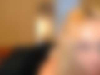 Live cam show with Switchy Kitty - Hairy Pussy on SinfulBabes