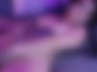 Live cam show with Charlotte - Shaved Pussy on Camsoda