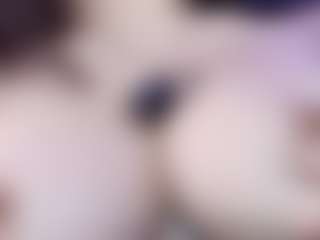 Live cam show with Charlotte - Flashing on Stripli.com