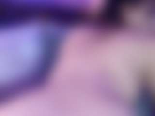 Live cam show with Charlotte - Shaved Pussy on CamSodaAdn