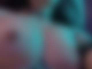Live cam show with Charlotte - Erotic Dance on friskycurves.com
