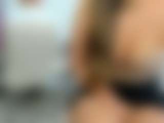 eveeevian's Live Sex Cam Show