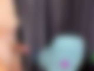 eveeevian's Live Sex Cam Show