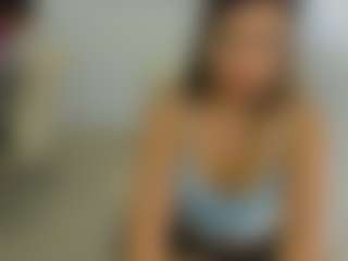 Live cam show with eveeevian - Spank Latina on luckytryst.com