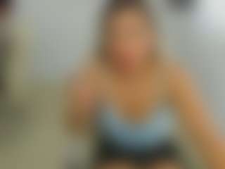 Live cam show with eveeevian - Bedroom Latina on SmokeAndPoke