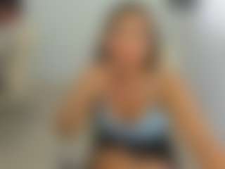Live cam show with eveeevian - Brown Eyes on Fling VIP Chat