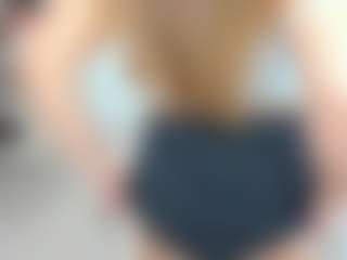 Live cam show with eveeevian - Lovense on luckytryst.com