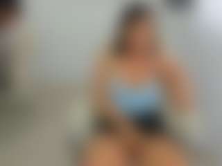 eveeevian's Live Sex Cam Show