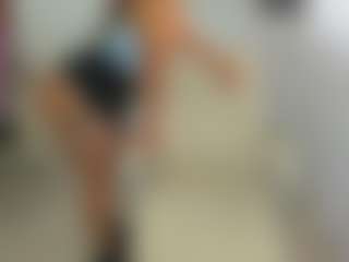 Live cam show with eveeevian - Spank on friskycurves.com