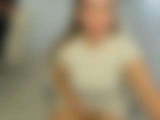 eveeevian's Live Sex Cam Show