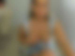 eveeevian's Live Sex Cam Show