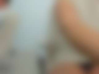 eveeevian's Live Sex Cam Show