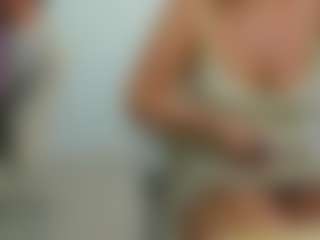 eveeevian's Live Sex Cam Show