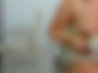 Live cam show with eveeevian - Brown Eyes Blonde Hair on fapnchat